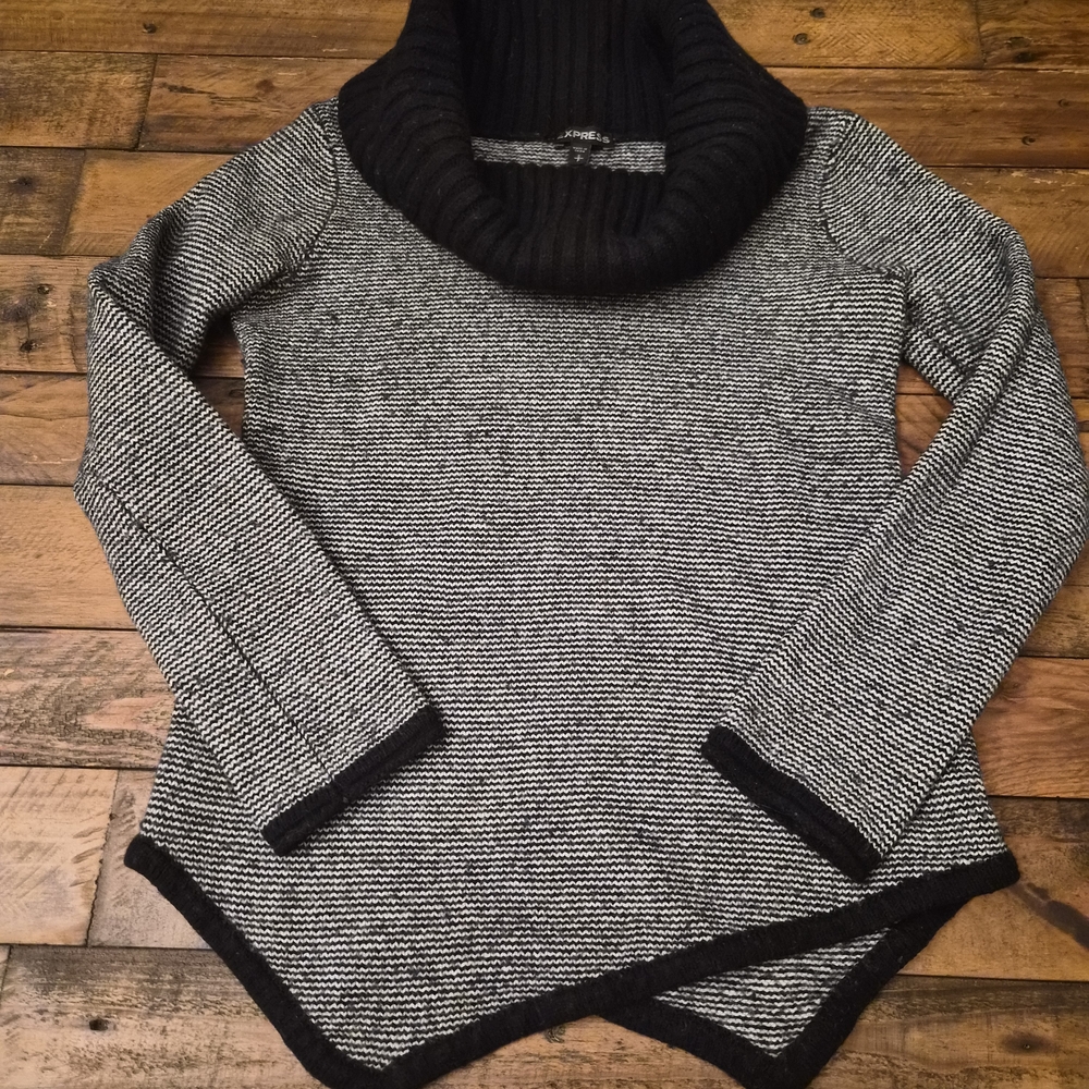 Express merino Wool blend sweater Cowl Turtleneck Sz. S Women’s Asymmetrical